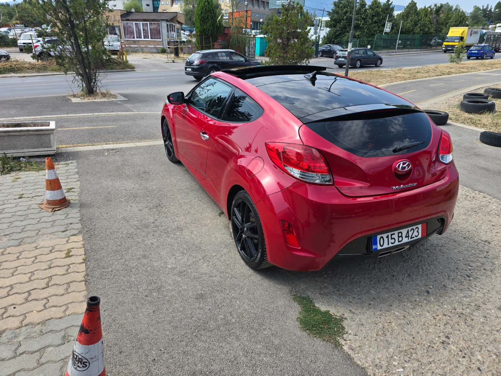 Hyundai Veloster  1.6 нави панорама, снимка 7 - Автомобили и джипове - 55796535
