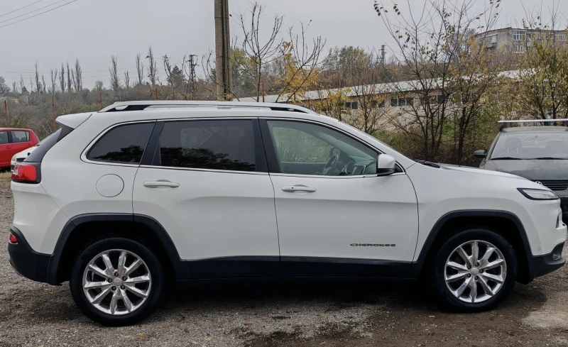 Jeep Cherokee 2018 OVERLAND, 9 степенна кутия, 2.2crd 200к.с., снимка 7 - Автомобили и джипове - 52282099