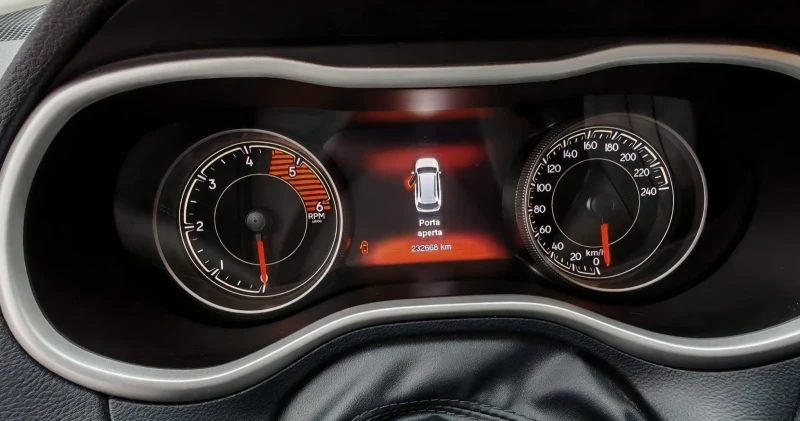 Jeep Cherokee 2018 OVERLAND, 9 степенна кутия, 2.2crd 200к.с., снимка 13 - Автомобили и джипове - 52282099