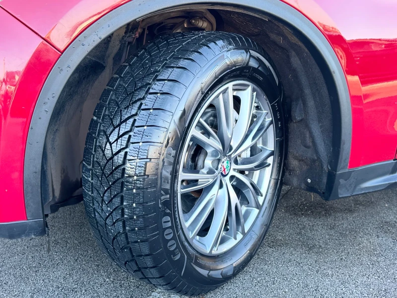 Alfa Romeo Stelvio 2.2 JTDM / Distronic / LaneAssist, снимка 12 - Автомобили и джипове - 52775998
