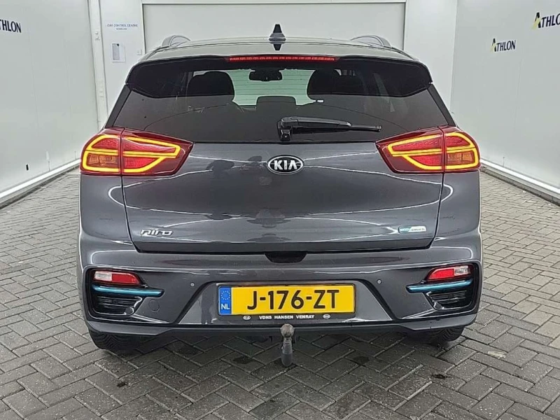 Kia Niro 64kWh* Дистроник* Обдухване* JBL* 97%SOH* , снимка 6 - Автомобили и джипове - 53227198