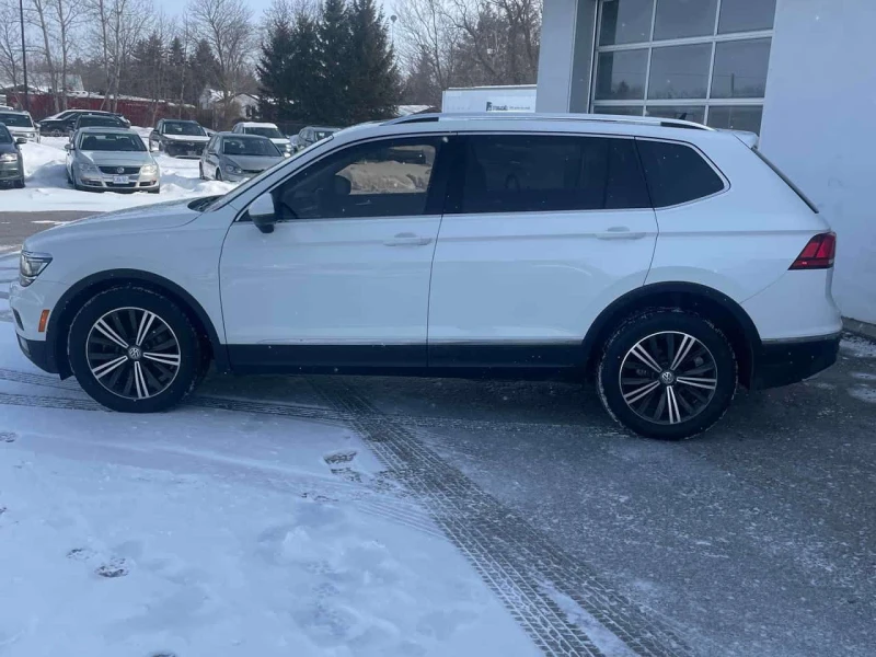 VW Tiguan * Highline * CARFAX * ПАНО * ПОДГРЕВИ * KEYLESS * , снимка 2 - Автомобили и джипове - 53597993