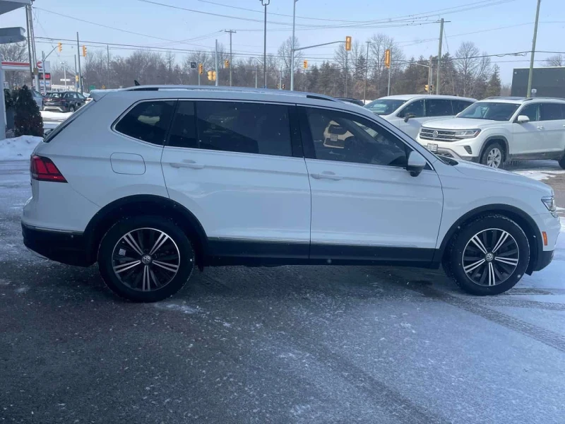 VW Tiguan * Highline * CARFAX * ПАНО * ПОДГРЕВИ * KEYLESS * , снимка 3 - Автомобили и джипове - 53597993