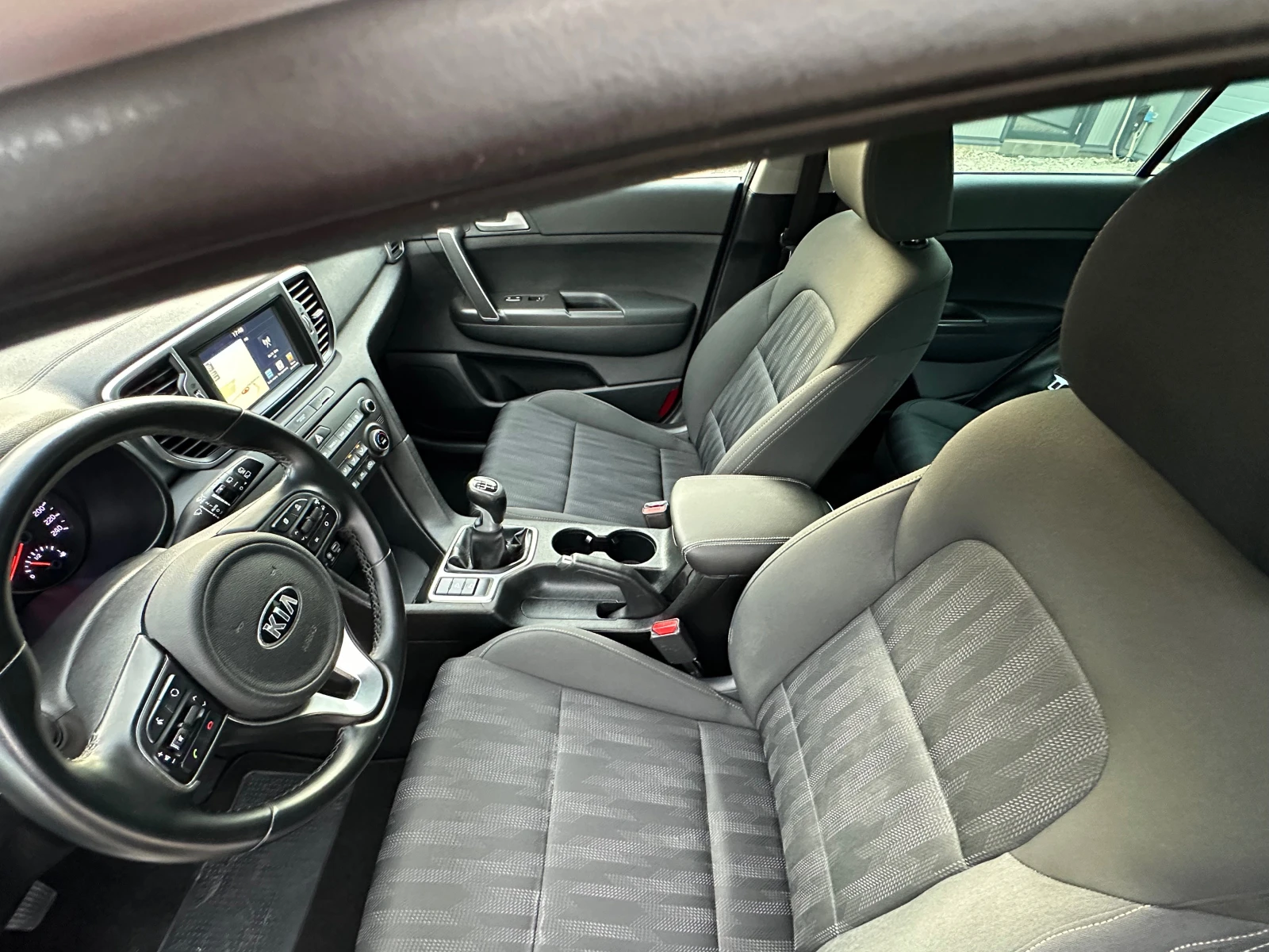 Kia Sportage 1.7CRDI* NAVI* KAMERA* LED* EVRO6 - изображение 10