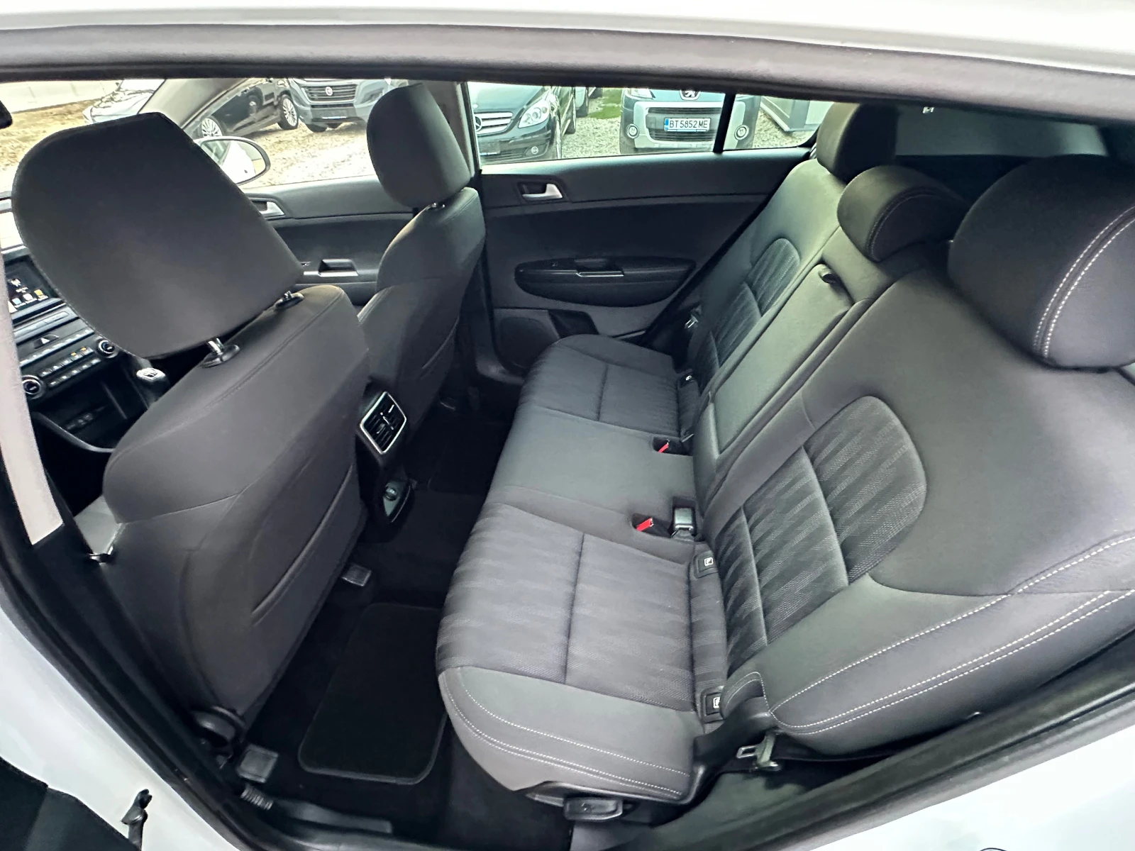 Kia Sportage 1.7CRDI* NAVI* KAMERA* LED* EVRO6 - изображение 8