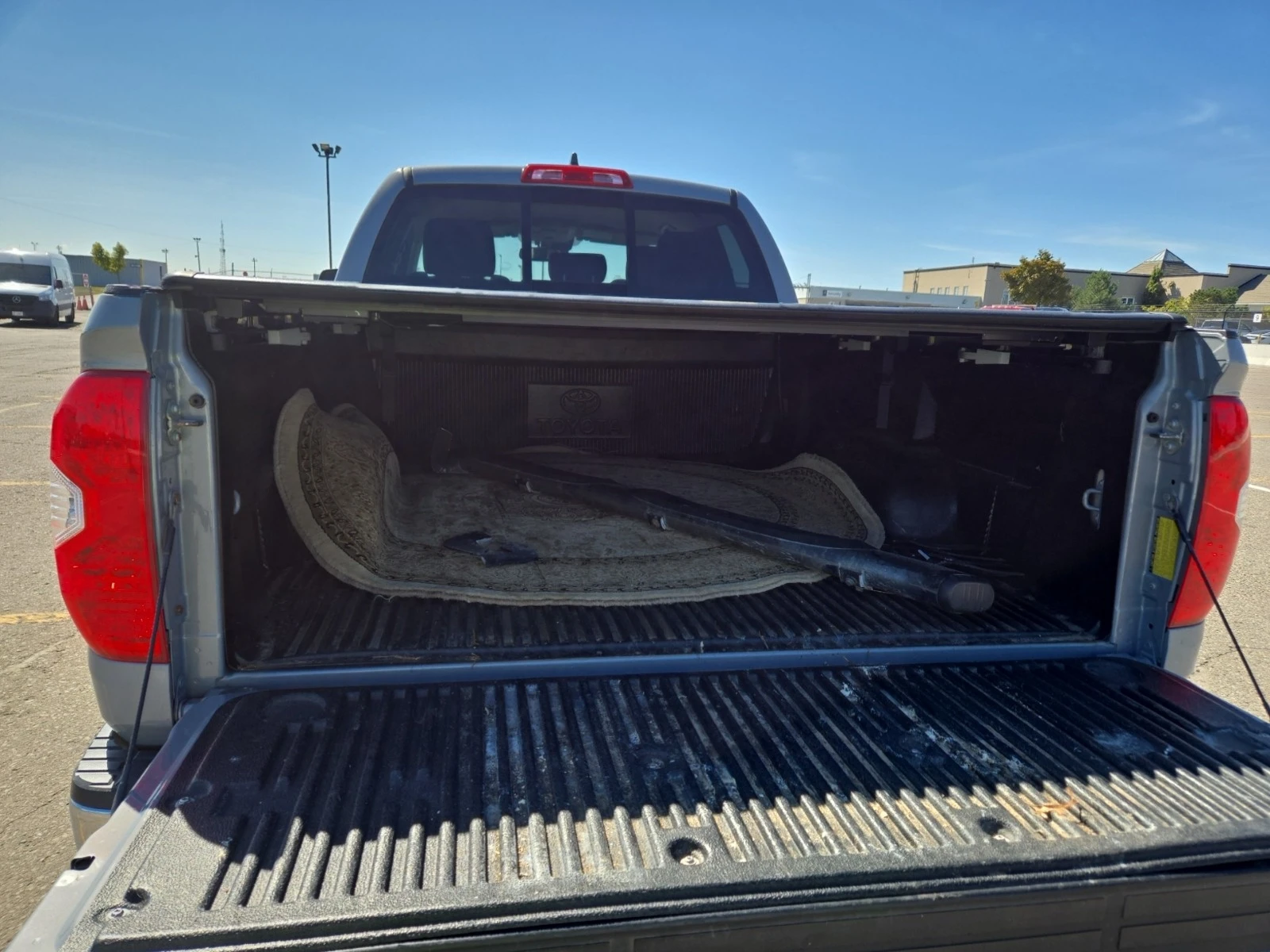 Toyota Tundra CREW CAB STD BED 5.7  CARFAX * * АВТО КРЕДИТ * *  - изображение 9