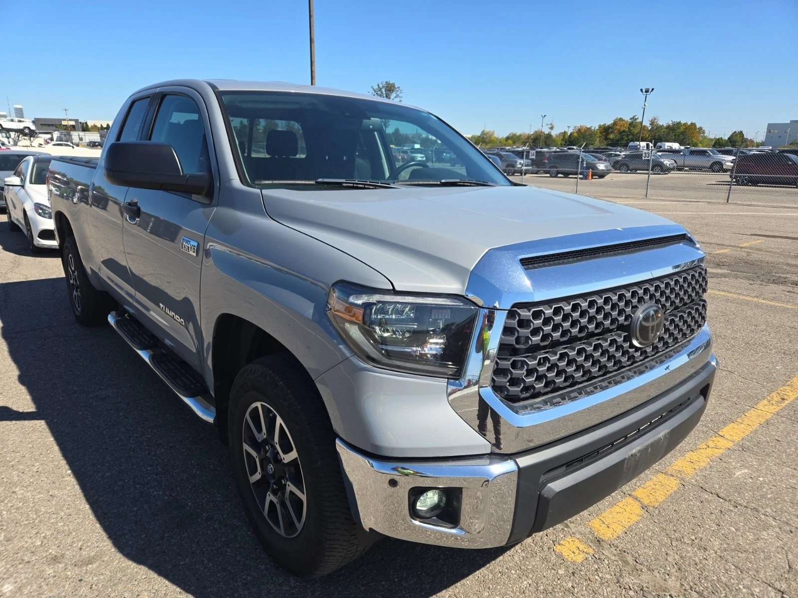 Toyota Tundra CREW CAB STD BED 5.7  CARFAX * * АВТО КРЕДИТ * *  - изображение 2