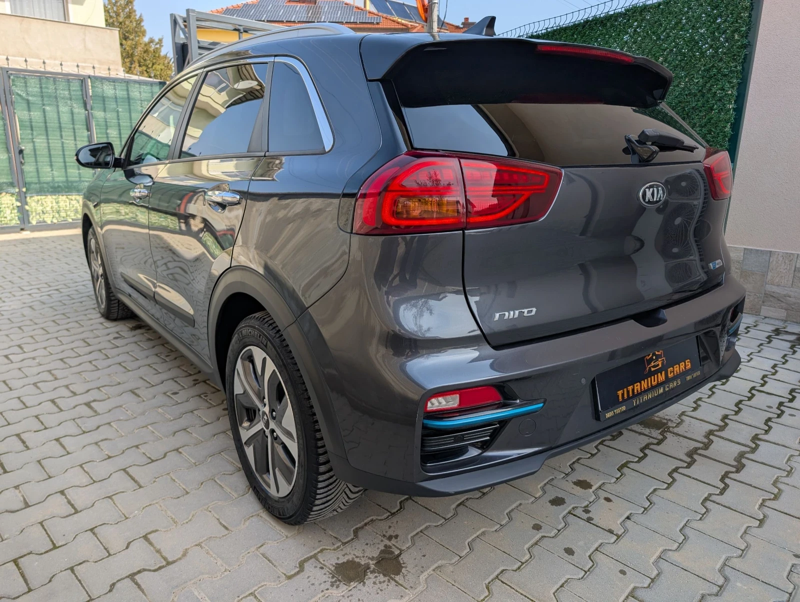 Kia Niro 64kWh* Дистроник* Обдухване* JBL* 97%SOH* , снимка 5 - Автомобили и джипове - 53227198