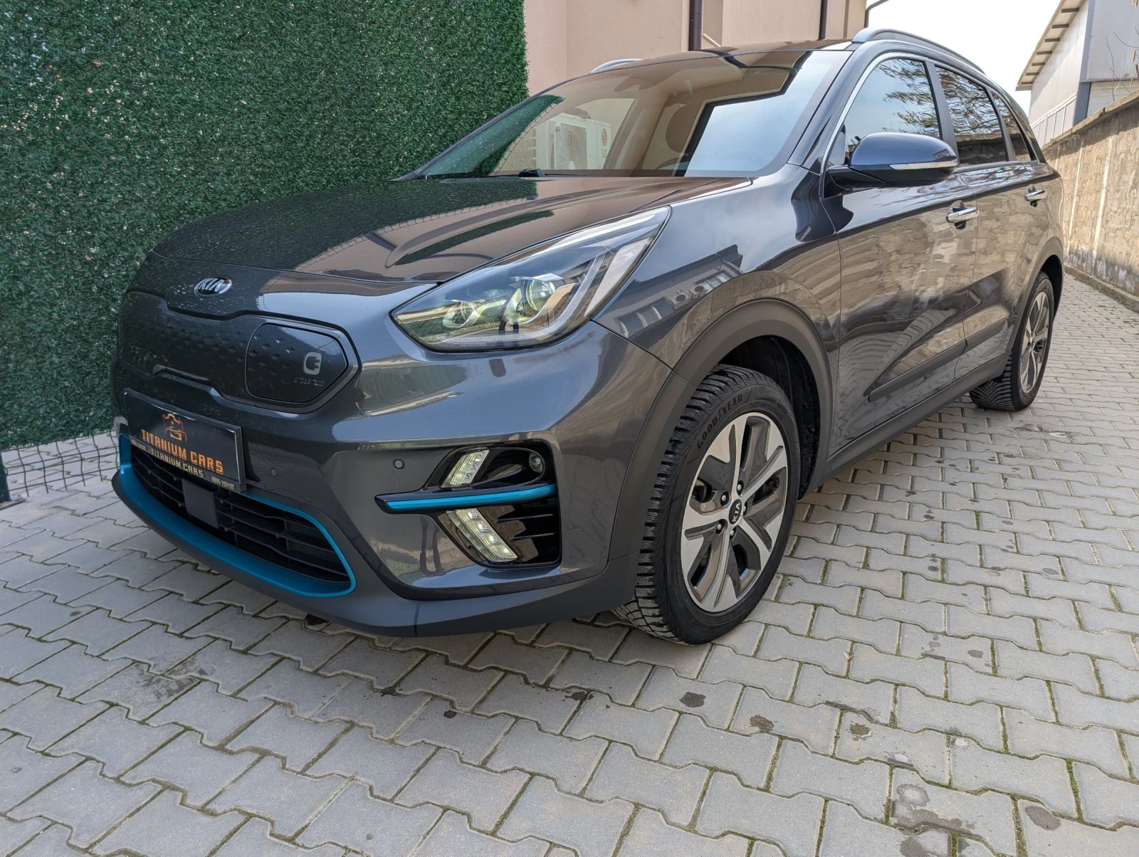 Kia Niro 64kWh* Дистроник* Обдухване* JBL* 97%SOH* 