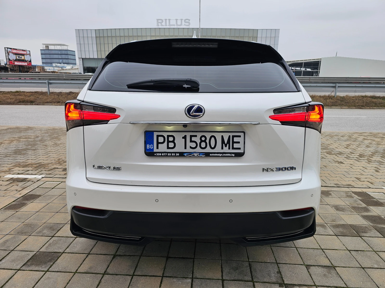 Lexus NX 300h СЕРВИЗНА ИСТОРИЯ/КАТО НОВ/ЛИЗИНГ - изображение 6