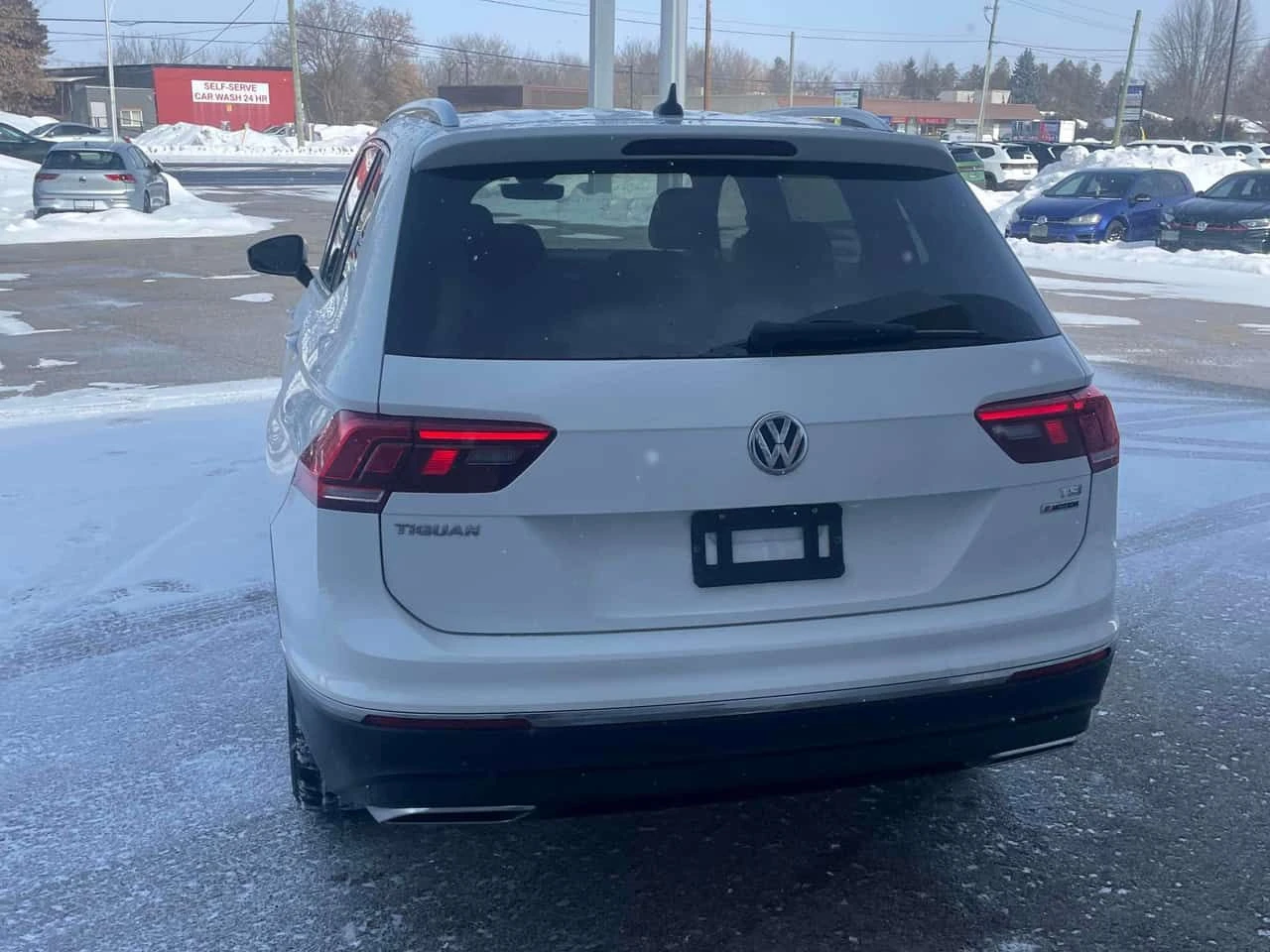 VW Tiguan * Highline * CARFAX * ПАНО * ПОДГРЕВИ * KEYLESS *  - изображение 4