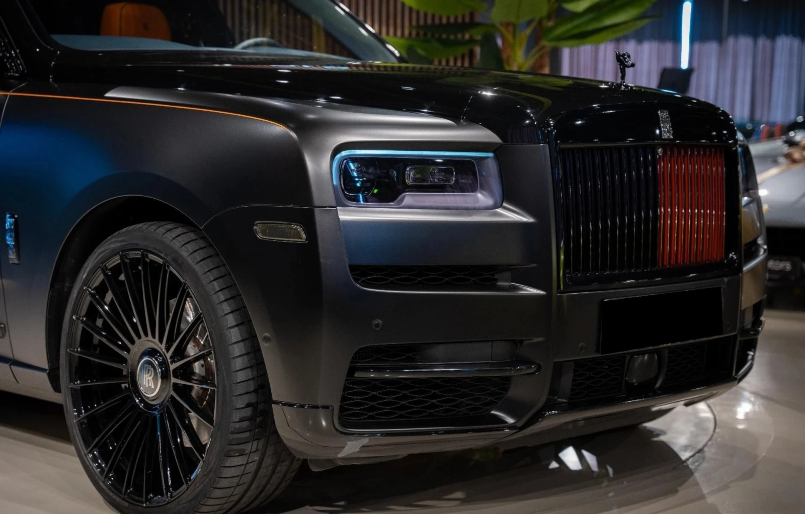 Rolls-Royce Cullinan 6.7 V12 AWD , снимка 6 - Автомобили и джипове - 54700192