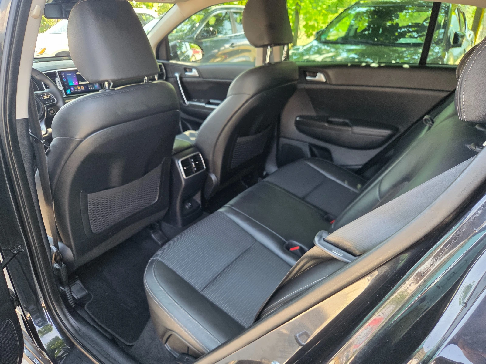 Kia Sportage 2.0 D 136PS AWD* * XENON* * * KAYLESS GO* KAMERA* , снимка 7 - Автомобили и джипове - 54790088