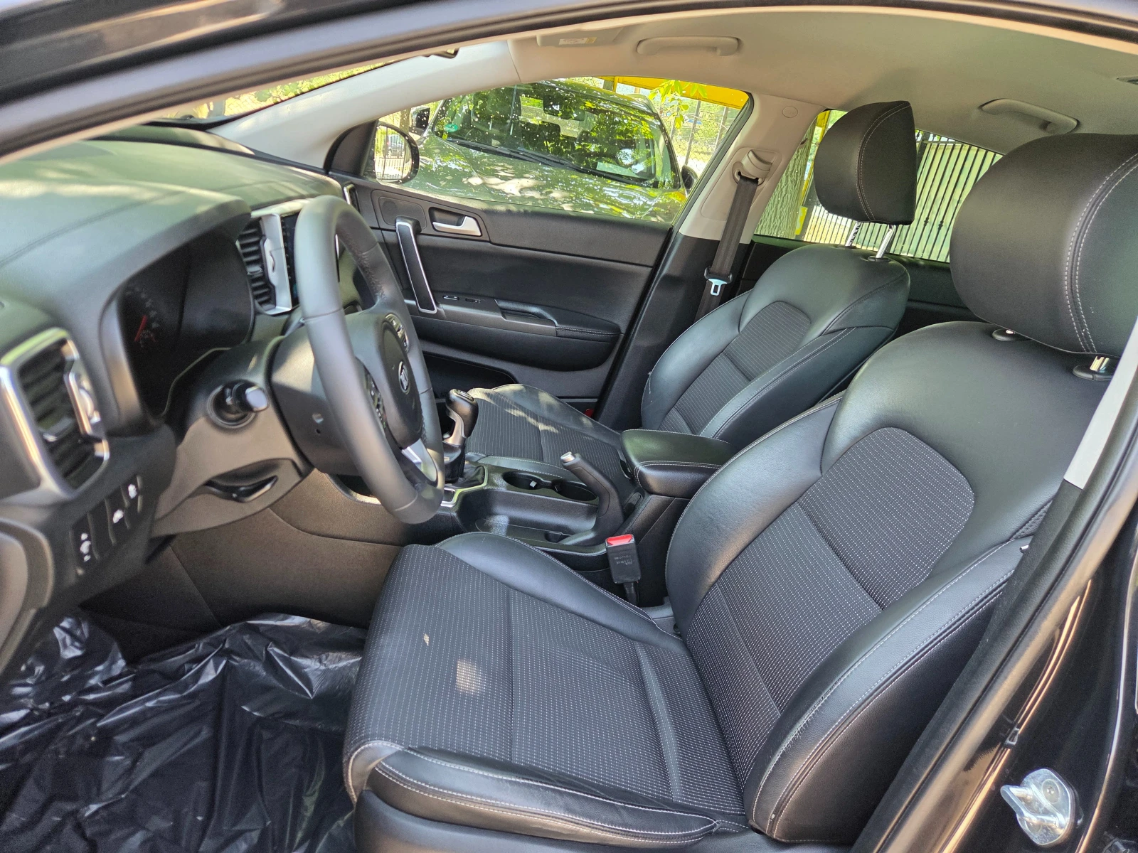 Kia Sportage 2.0 D 136PS AWD* * XENON* * * KAYLESS GO* KAMERA* , снимка 5 - Автомобили и джипове - 54790088