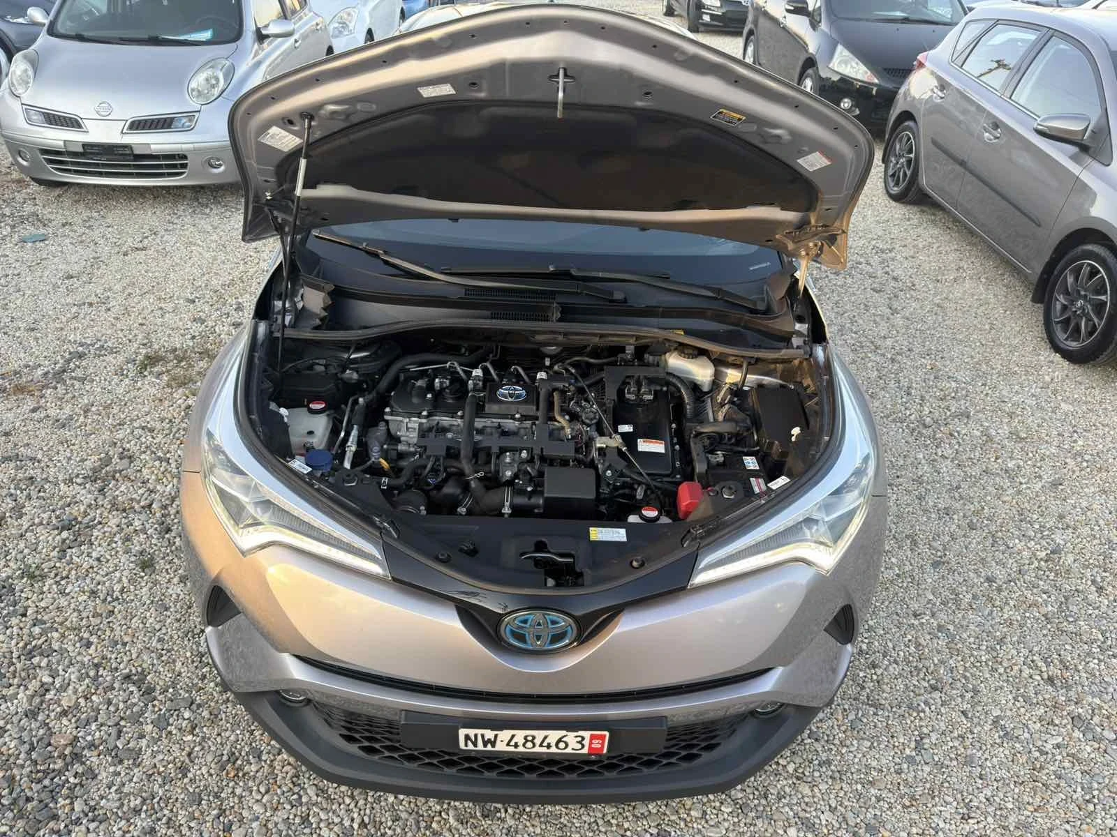 Toyota C-HR 1.8 HYBRID, снимка 4 - Автомобили и джипове - 55064193