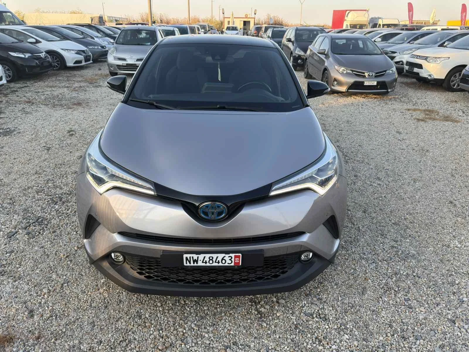 Toyota C-HR 1.8 HYBRID, снимка 3 - Автомобили и джипове - 55064193