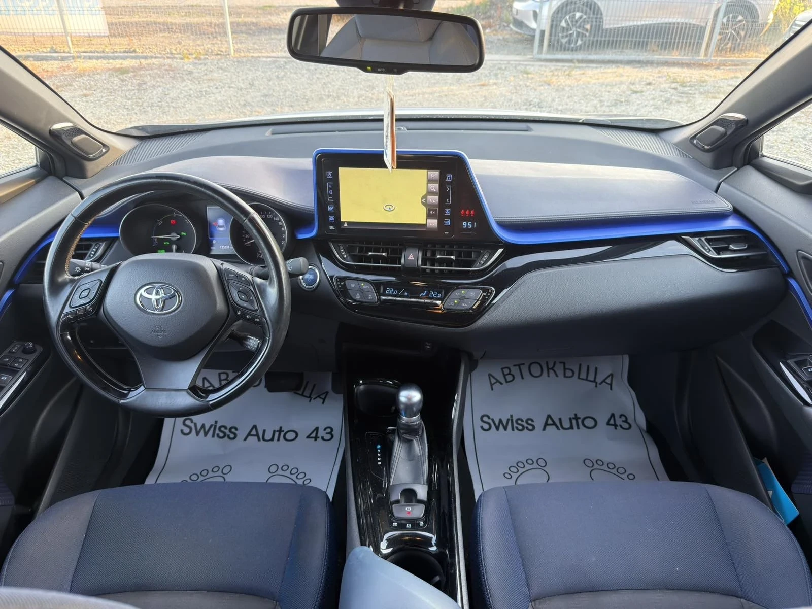 Toyota C-HR 1.8 HYBRID, снимка 10 - Автомобили и джипове - 55064193