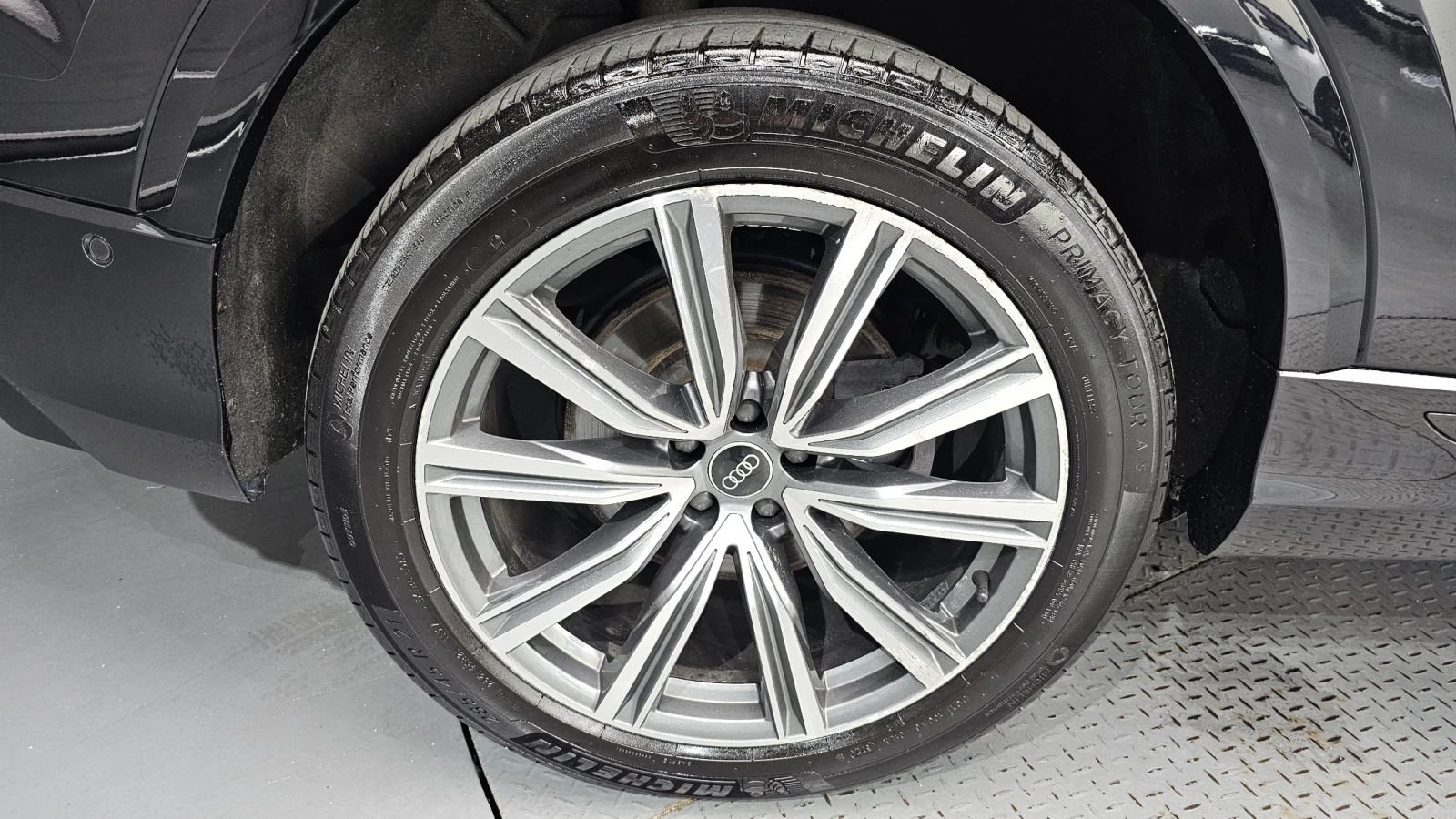 Audi Q8 55 TFSI quattro* 360* BLIND SPOT* HUD* КРАЙНА ЦЕНА, снимка 5 - Автомобили и джипове - 55984087