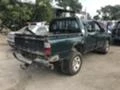 Toyota Hilux 2.5 d4d На части, снимка 7