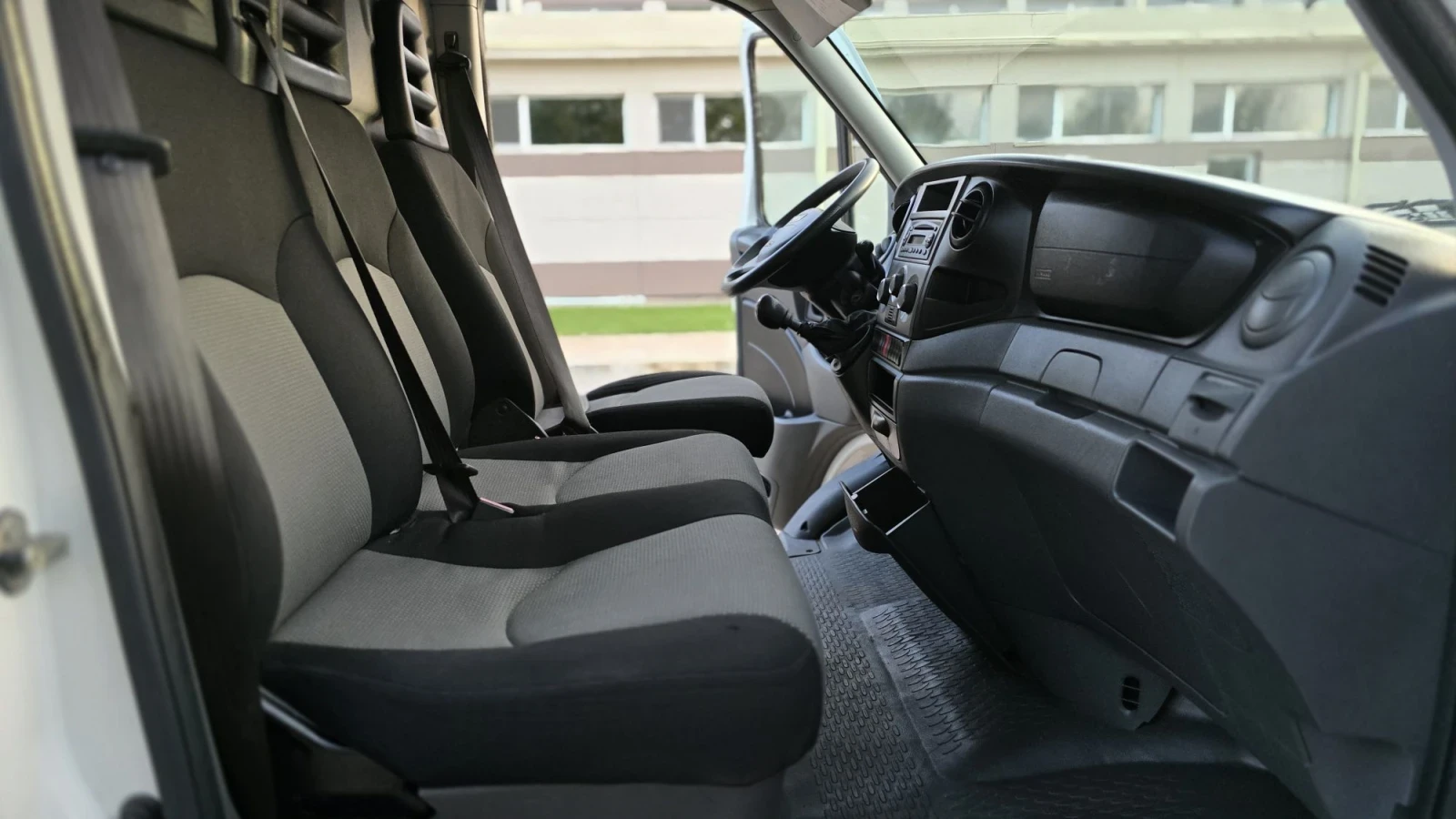 Iveco 35s15 XXL, снимка 13 - Бусове и автобуси - 56237730