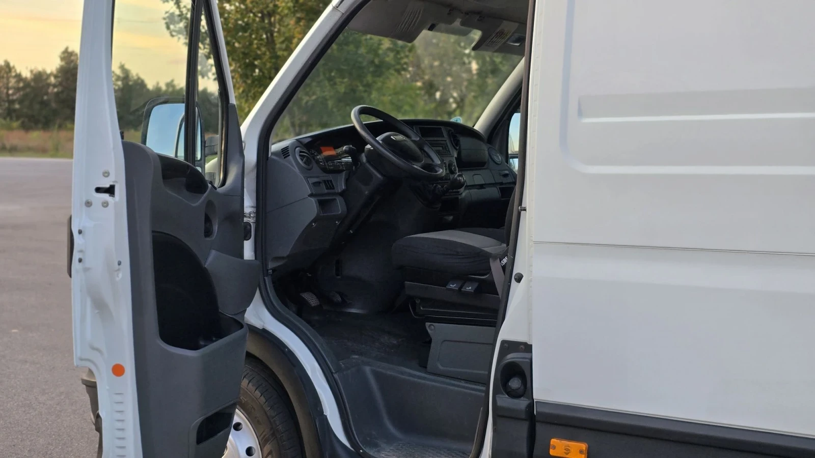 Iveco 35s15 XXL, снимка 9 - Бусове и автобуси - 56237730