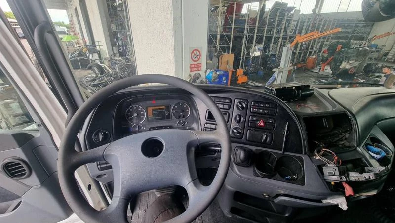 Mercedes-Benz Actros, снимка 10 - Камиони - 37177416