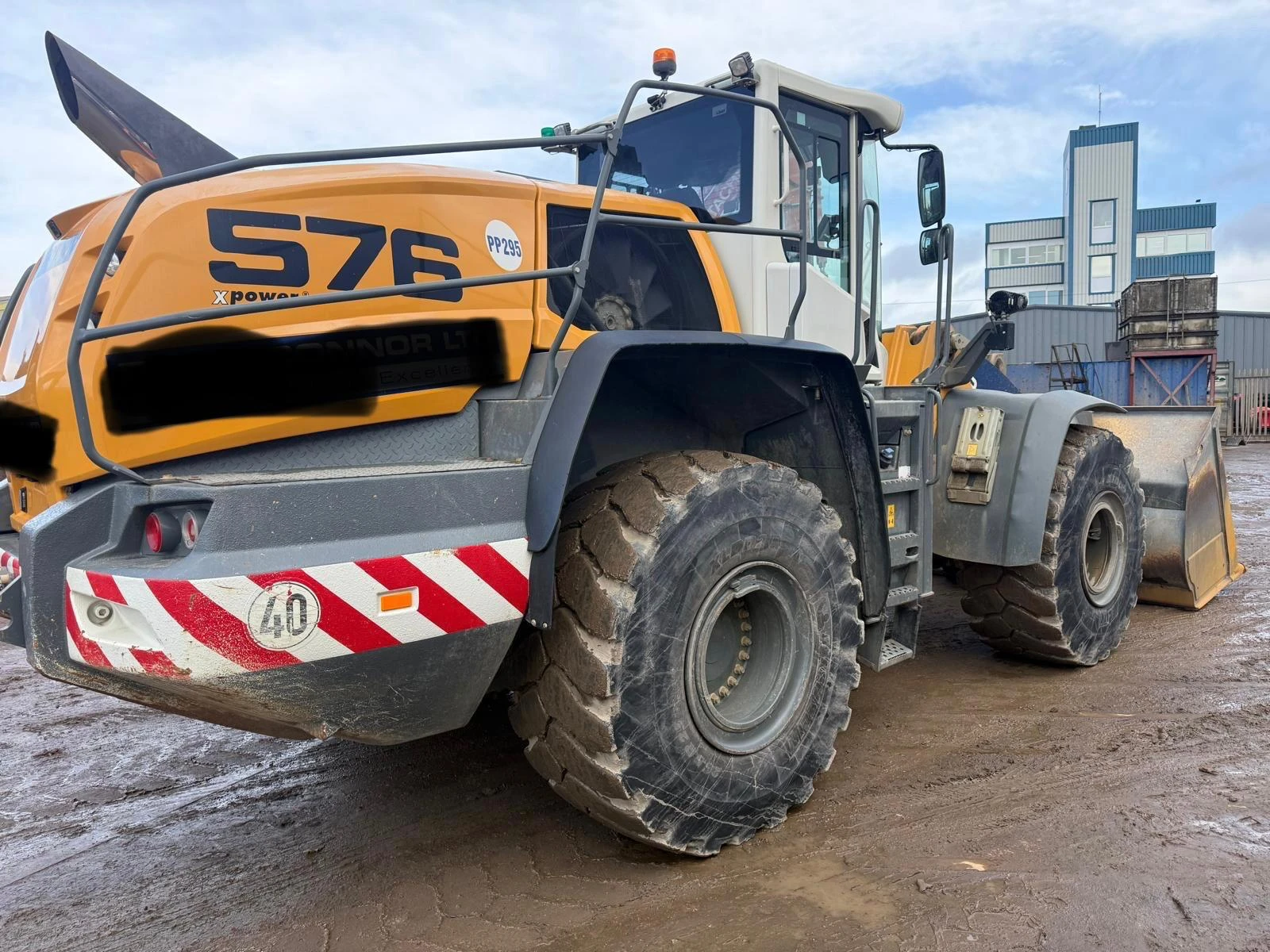 Багер Liebherr L576, снимка 4 - Индустриална техника - 54121941