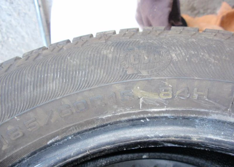 Гуми Летни 185/60R15, снимка 10 - Гуми и джанти - 5287144