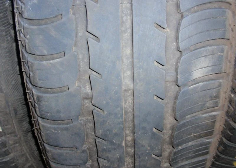 Гуми Летни 185/60R15, снимка 4 - Гуми и джанти - 5287144