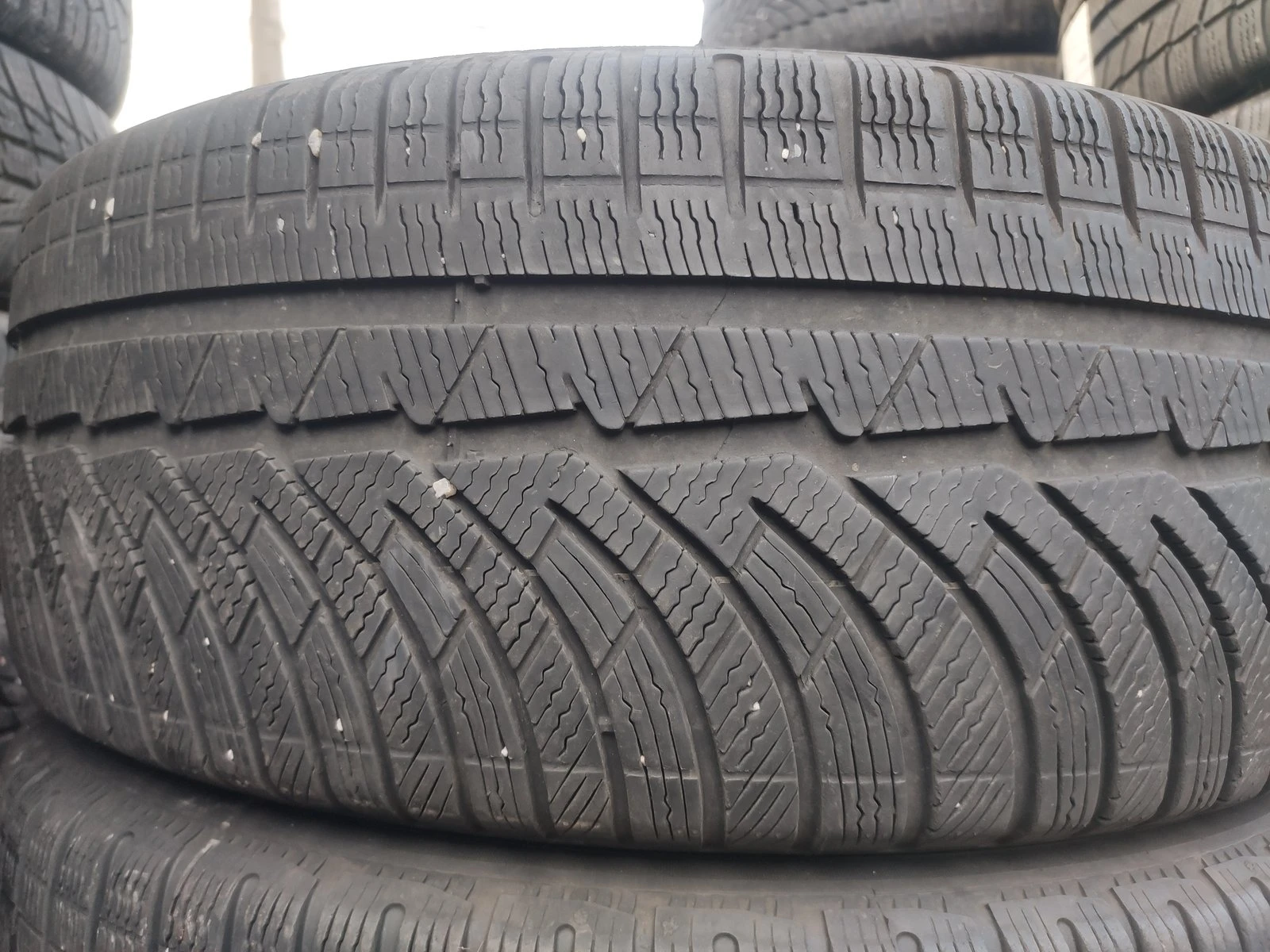 Гуми Зимни 225/55R18