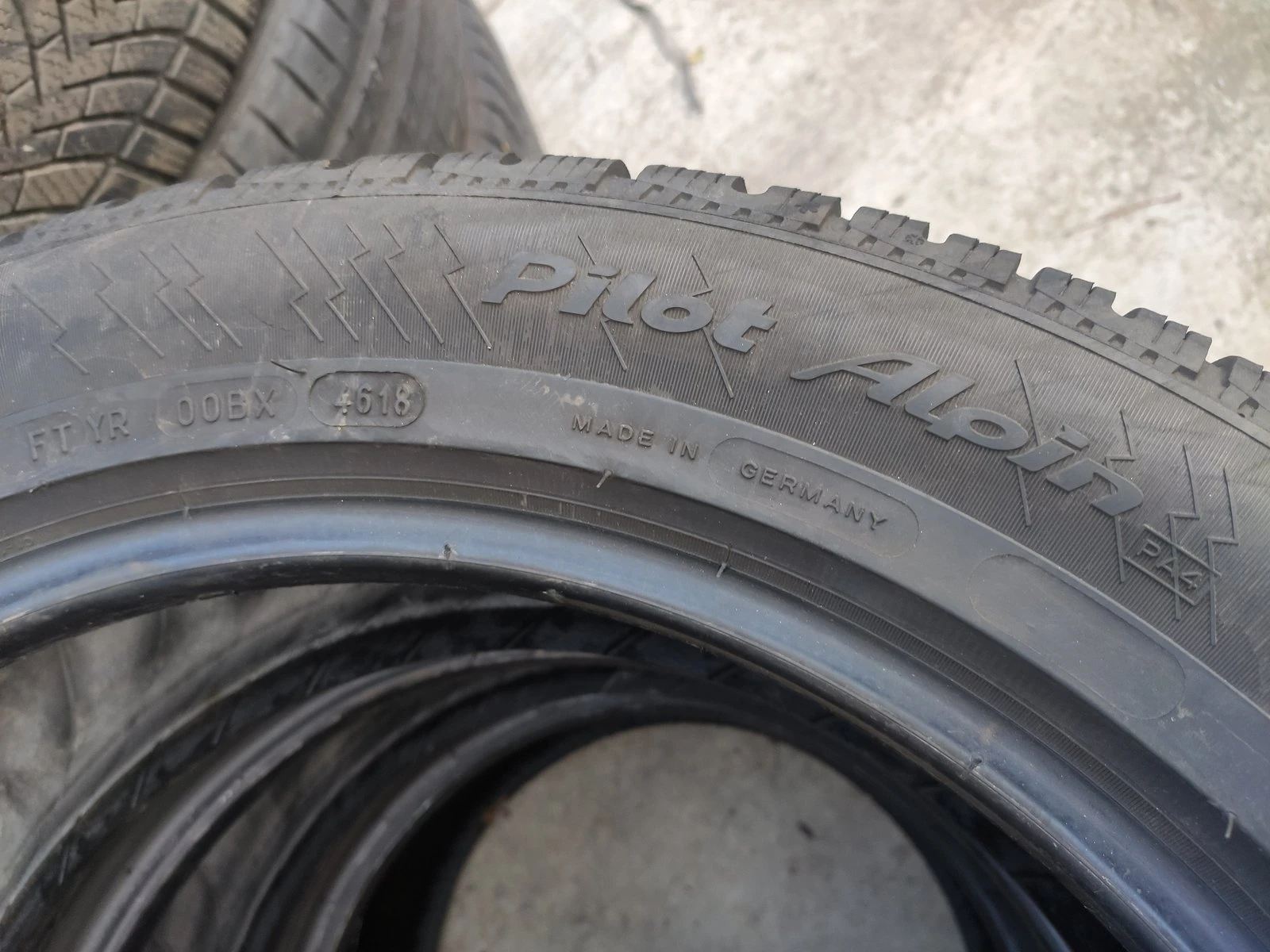Гуми Зимни 225/55R18, снимка 6 - Гуми и джанти - 56735360