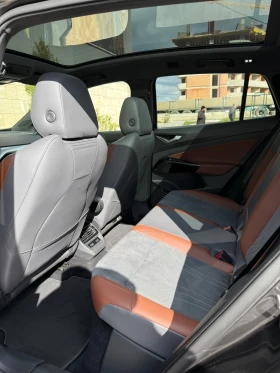 VW ID.4 1ST MAX 77KWH/ГАРАНЦИЯ/ЗИМНИ ГУМИ/FULL OPTIONS, снимка 13