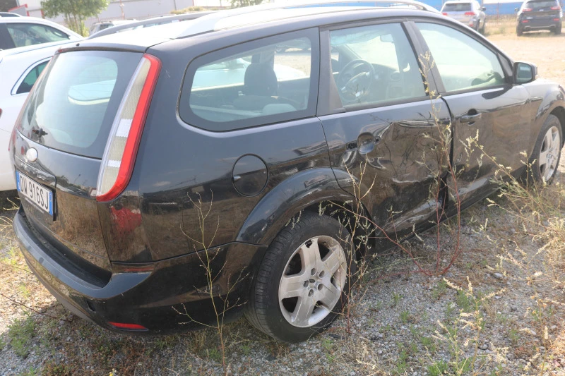 Ford Focus 1.6 TDCI, снимка 10 - Автомобили и джипове - 41664943