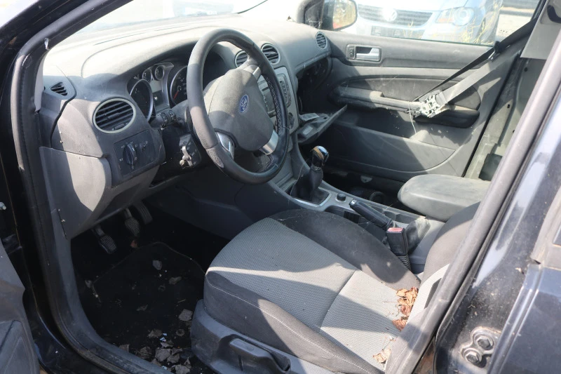 Ford Focus 1.6 TDCI, снимка 5 - Автомобили и джипове - 41664943