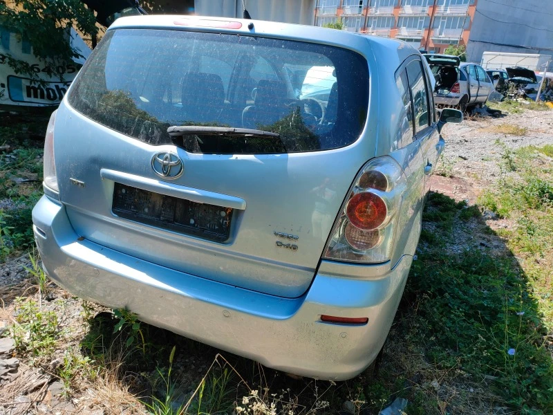 Toyota Corolla verso 2.2D4D 136кс, снимка 2 - Автомобили и джипове - 41802854