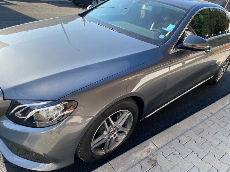 Mercedes-Benz E 220, снимка 3 - Автомобили и джипове - 48346269