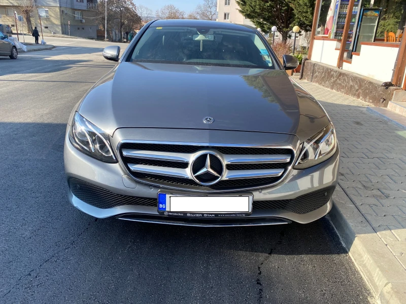 Mercedes-Benz E 220, снимка 1 - Автомобили и джипове - 48346269