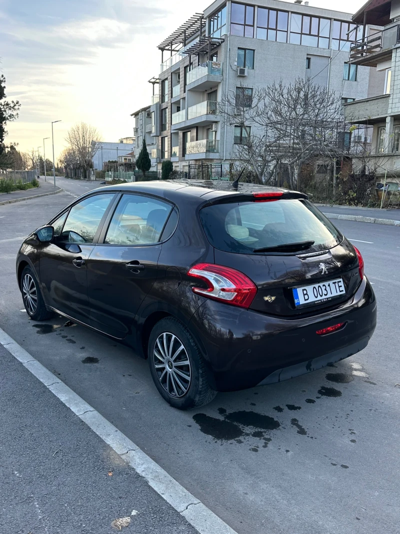 Peugeot 208, снимка 4 - Автомобили и джипове - 48347630