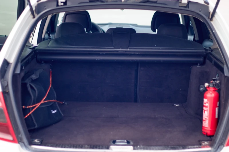 Mercedes-Benz C 220 S204, снимка 5 - Автомобили и джипове - 52738663