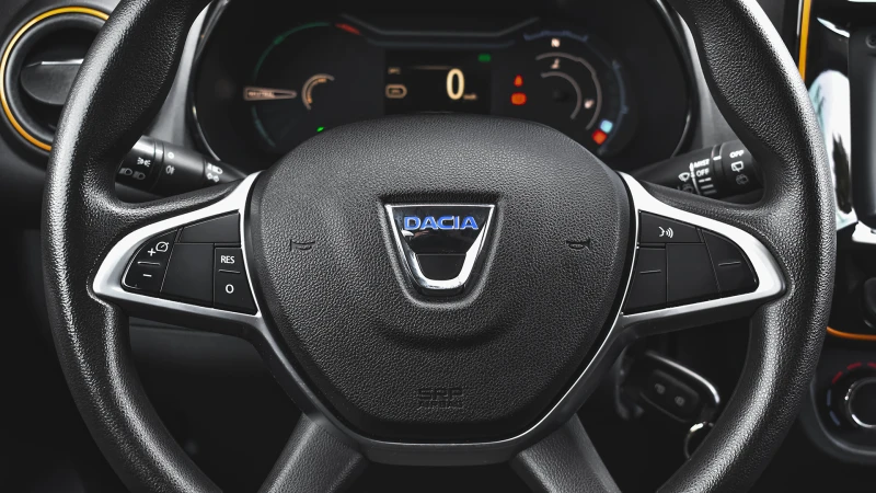 Dacia Spring Comfort Plus, снимка 13 - Автомобили и джипове - 51691797