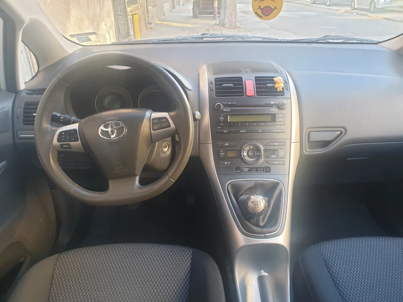 Toyota Auris 1.4 D4D, снимка 11 - Автомобили и джипове - 51788014