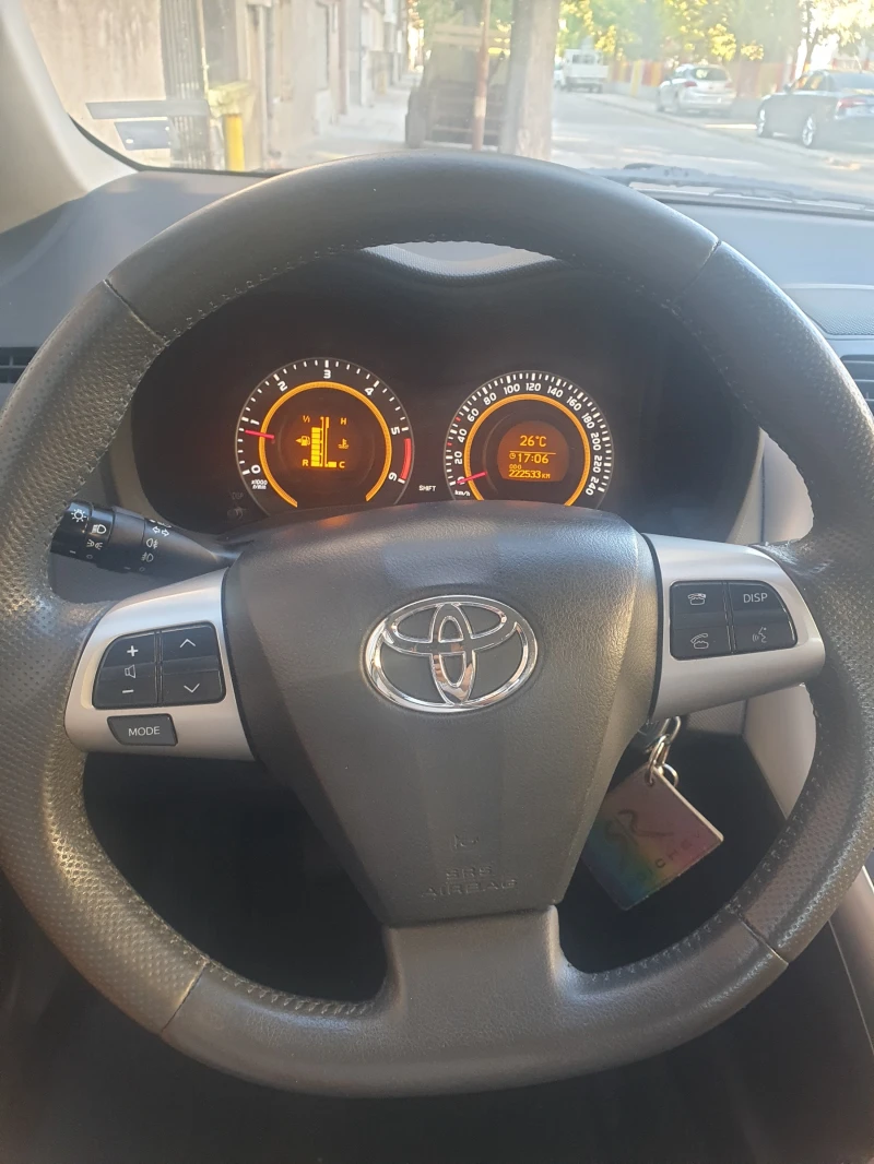 Toyota Auris 1.4 D4D, снимка 7 - Автомобили и джипове - 51788014
