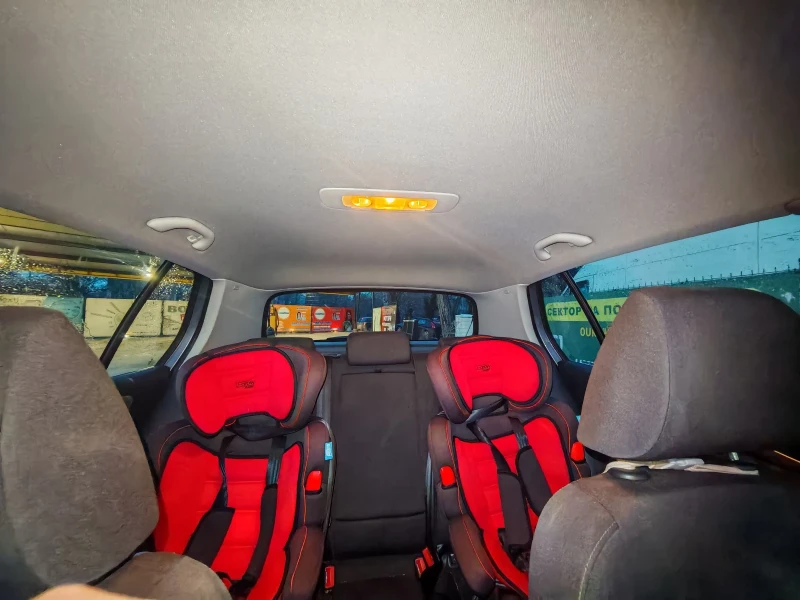 VW Golf 1.6 TDI High line Сервизни документи, снимка 7 - Автомобили и джипове - 53349541