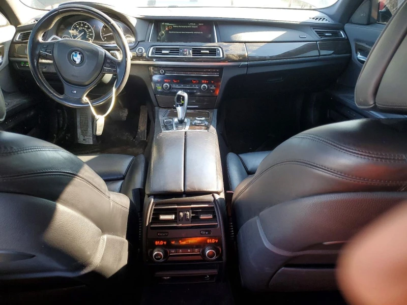 BMW 750 4.4l Li RWD, снимка 8 - Автомобили и джипове - 53375846