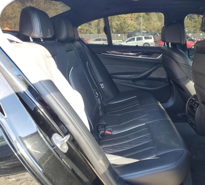 BMW 550 M550i Distronik| 360| Pano| Harmon| Oбдух| Headup|, снимка 10 - Автомобили и джипове - 53376179