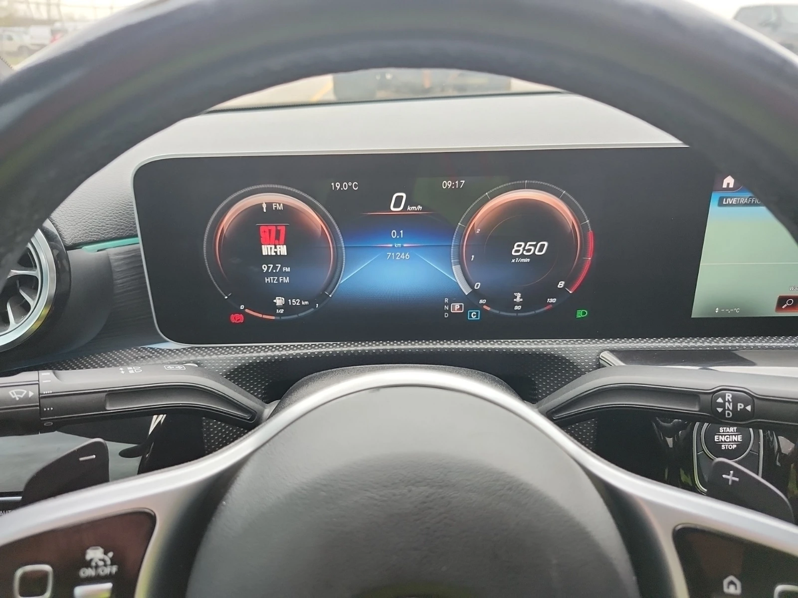 Mercedes-Benz A 220 * CARFAX* ОПЦИЯ ЗА ФИНАНСИРАНЕ*  - изображение 8