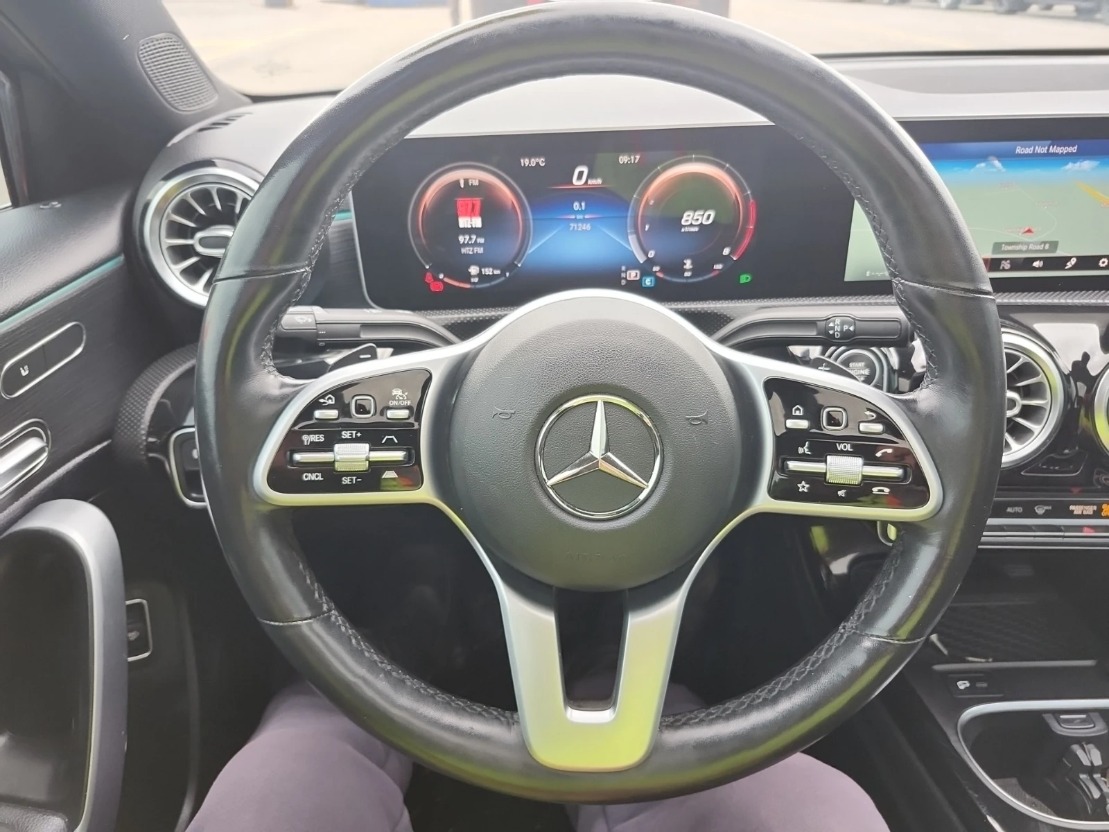 Mercedes-Benz A 220 * CARFAX* ОПЦИЯ ЗА ФИНАНСИРАНЕ*  - изображение 9