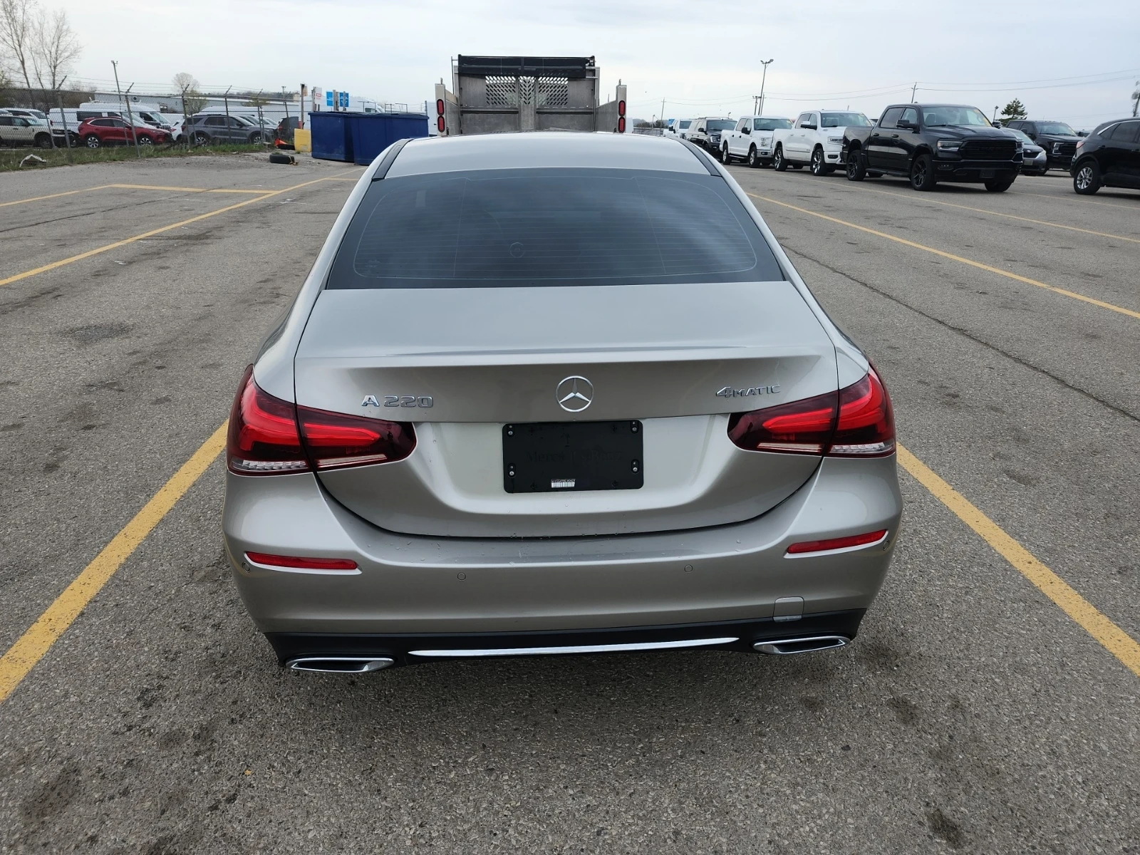 Mercedes-Benz A 220 * CARFAX* ОПЦИЯ ЗА ФИНАНСИРАНЕ*  - изображение 4