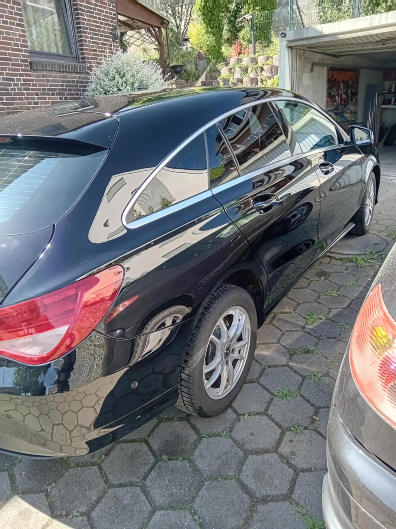 Mercedes-Benz CLA 180 Shooting Brake - изображение 2