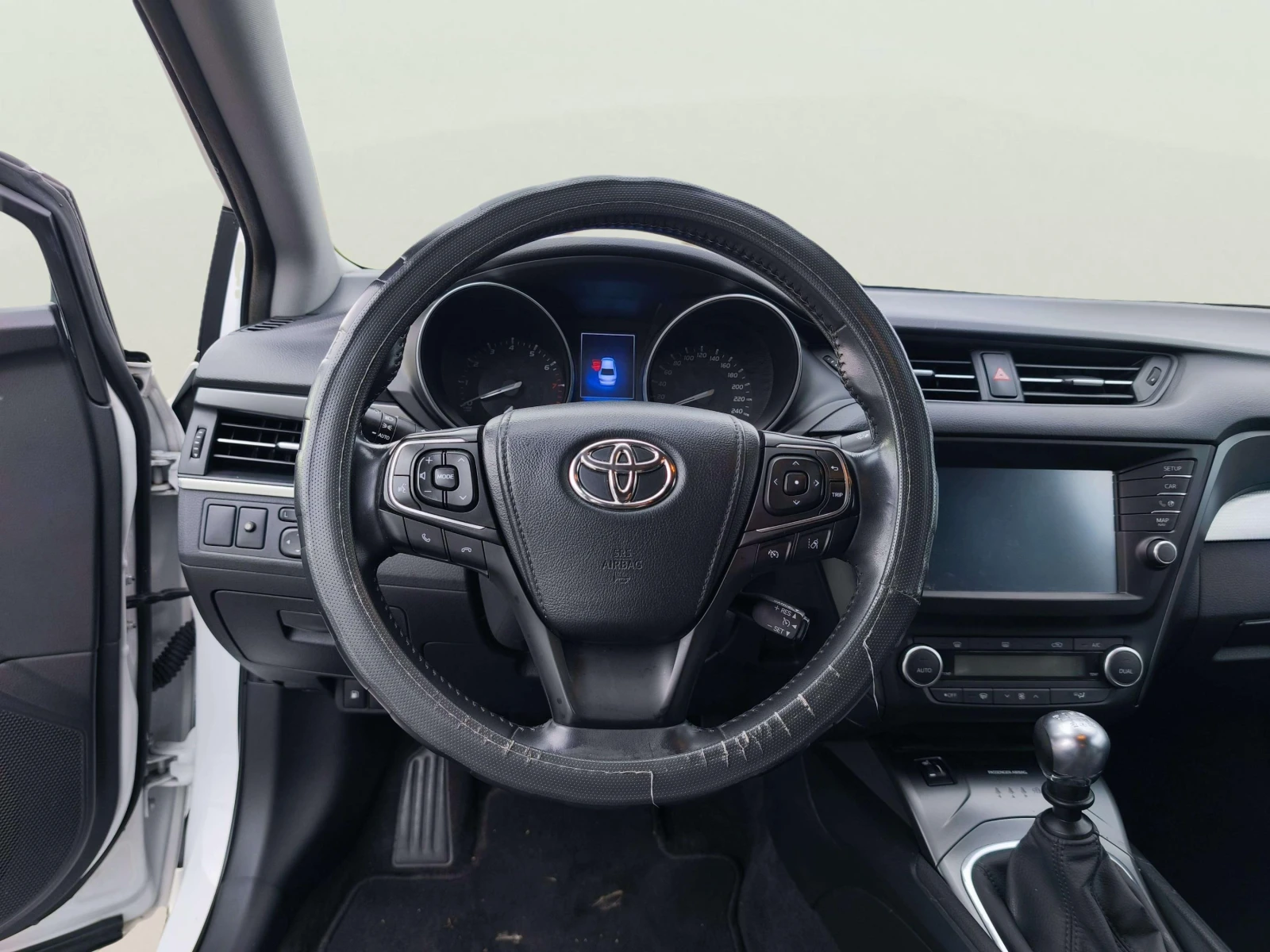 Toyota Avensis 1.6 - изображение 10